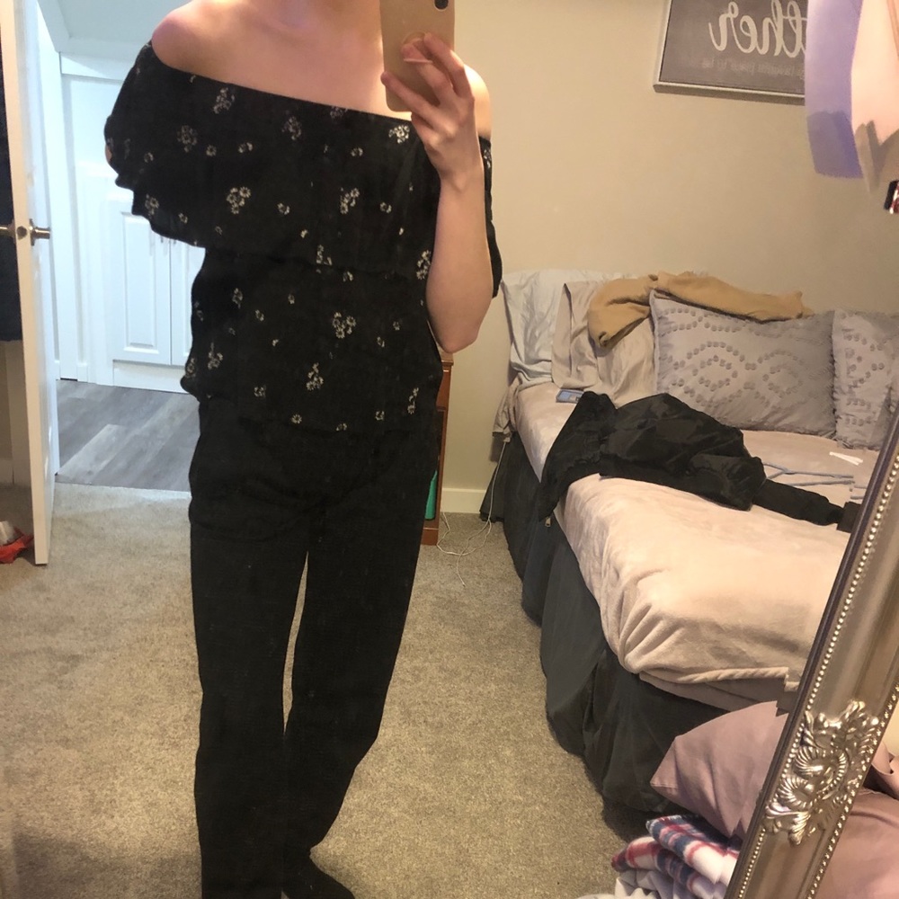 Off shoulder shirt